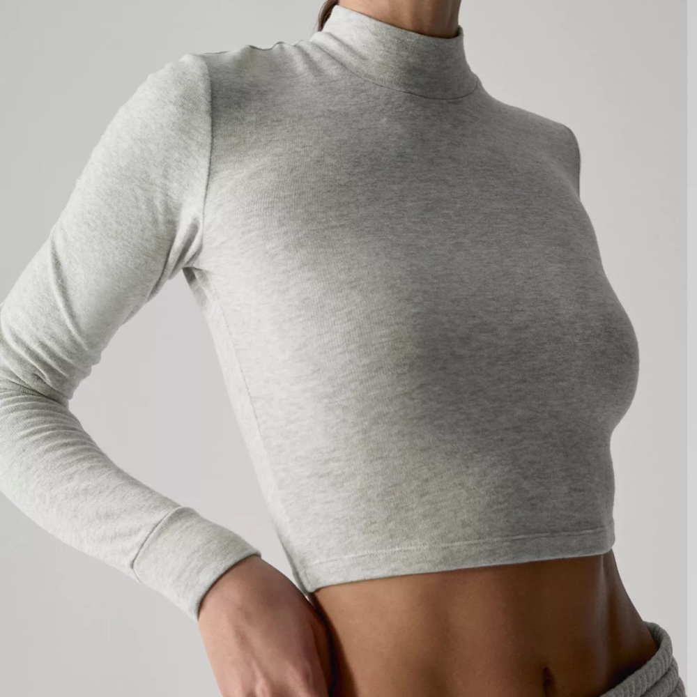 ARITZIA| XS TNA Longsleeve - Picture 3 of 16